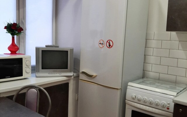 Апартаменты Двухкомнатная квартира рядом с Вокзалом ул. Ткачева 3