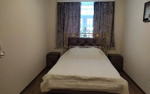 Raj Guest House