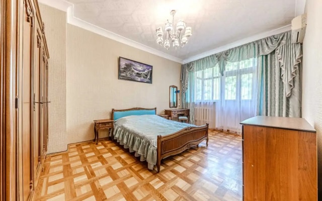 Квартира в Тихом центре Парк Челюскинцев 4 ком.кв.