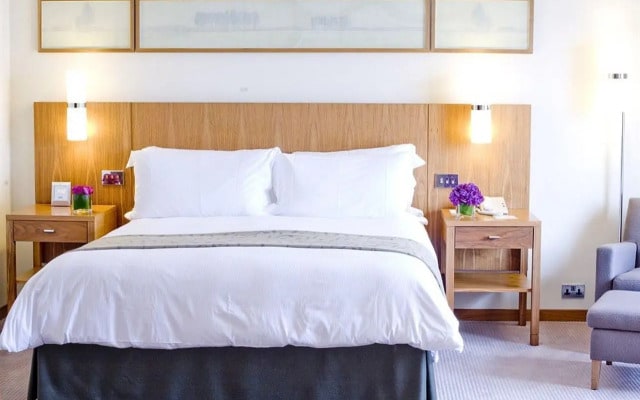 Canary Riverside Plaza Hotel