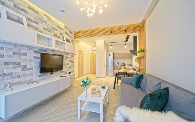 Апартаменты с Балконом Elite Apartments