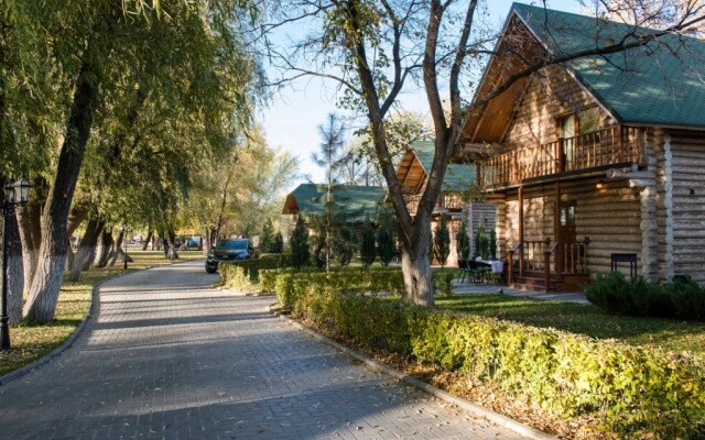Отель База Островок