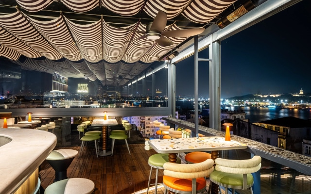 Momento Golden Horn Hotel
