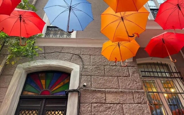 Отель Kamil Bey Suites