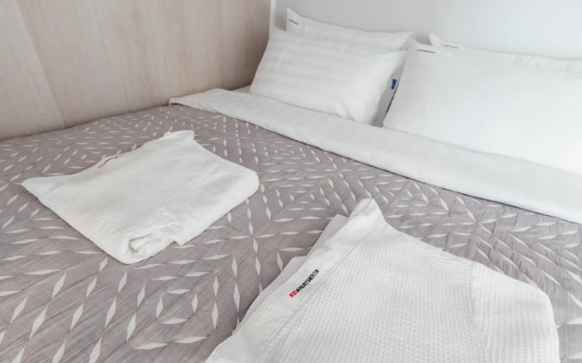 Апартаменты Red Apartments Арт Лайт Асфари