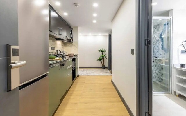 Отель BayMari Suites City Life