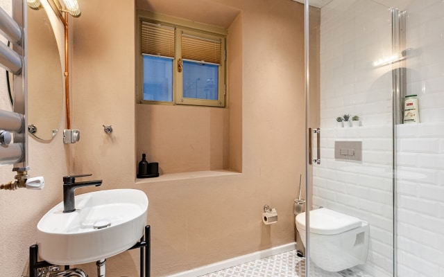 Квартира Two-Bedroom in Historic Mansion Old Town