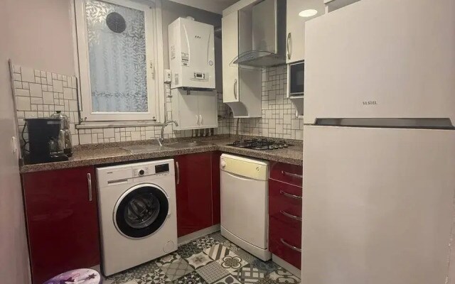 Апартаменты 2BR Apt 3 AC Balcony 5 Min to Metro