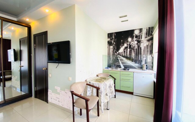 Yanina Apartments