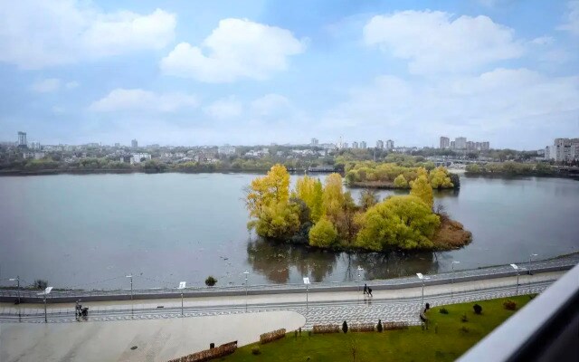 Квартира с Видом на Набережную Реки