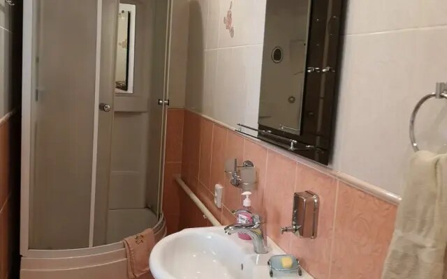 Квартира -студия в частном 3-х этажном доме- 2