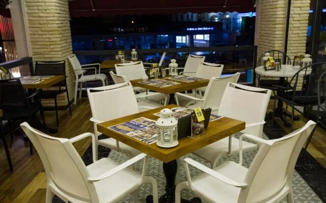 Empire Suite Hotel