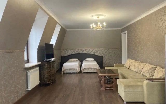 Квартира Трехкомнатная с балконом