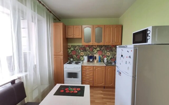 Квартира рядом с Мнтк им. Федорова и Ск Заря