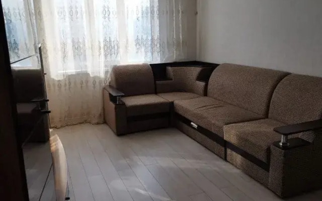 Квартира на улице Братьев Хусаиновых 4/2