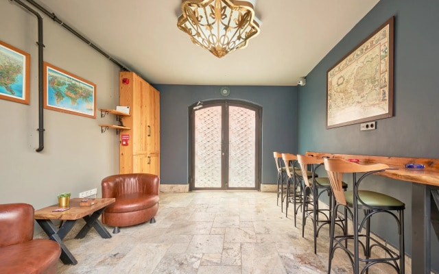 Villa Entire house with courtyard