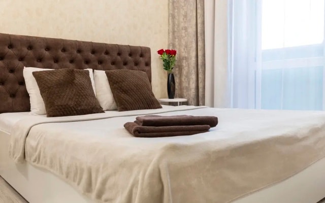 Апартаменты Prince Apartments на ПроспектеСтроителей 18 (186)