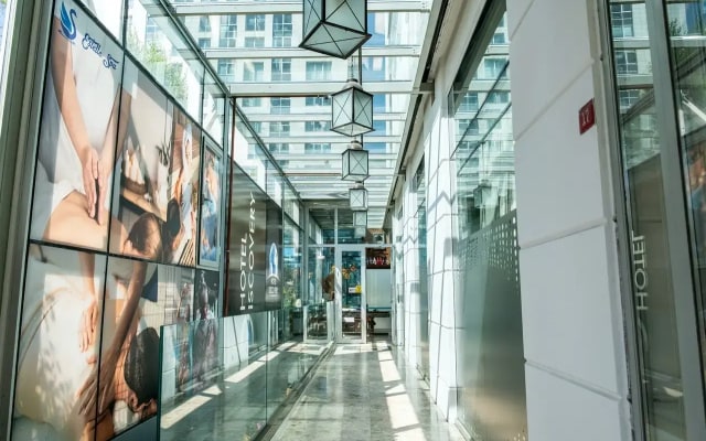 Discovery Hotel