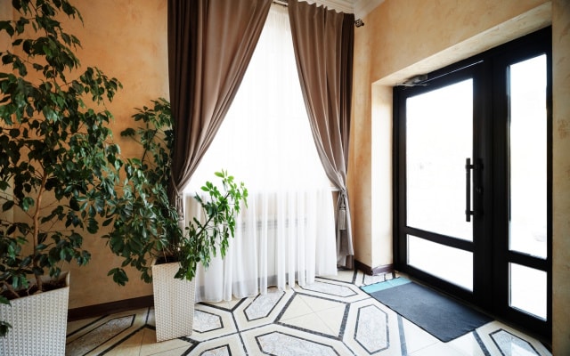 Отель Mari Inn