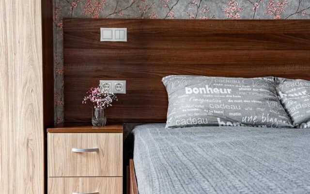 Апартаменты Red Apartments Плотинная Макинли