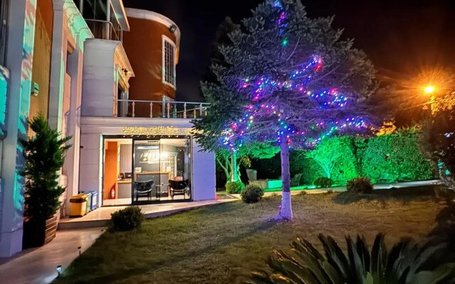 Treekos Suite Hotel