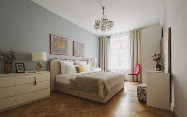 Апартаменты Minin Apartments у Эрмитажа 130 кв.м.