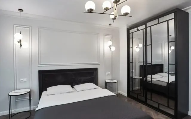 Апартаменты Luxe с Джакузи на Скрыганова