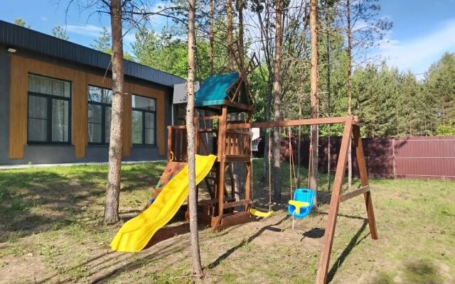Частный дом большой