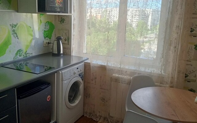 Квартира с 2 Спальными Местами в Центре Левобережья Омска