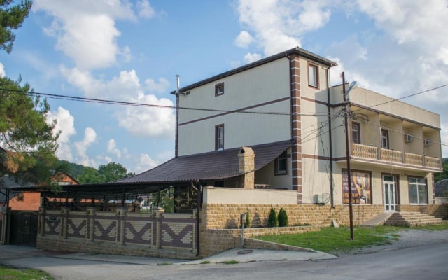 Курортный отель Марина
