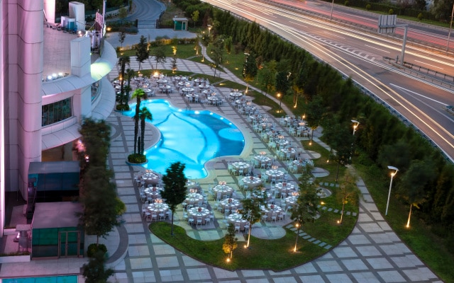 Elite World Grand Istanbul Basın Ekspres Hotel