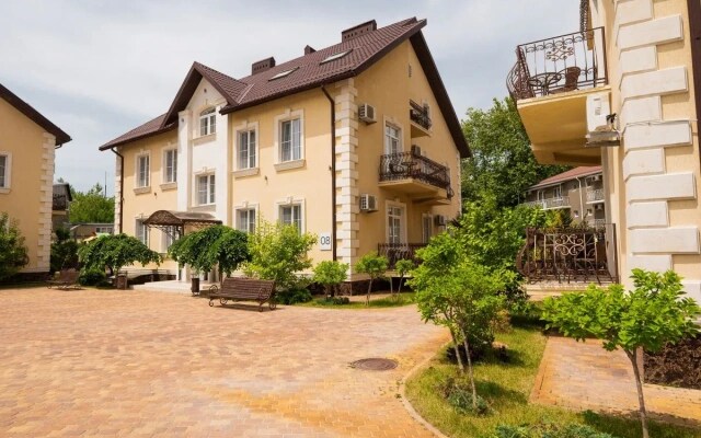 Курортный отель Дивный Мир Усадьба Шато 4****