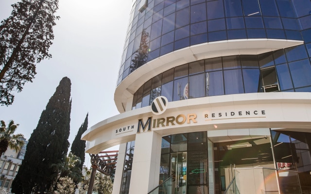 Mirror Residence Отель