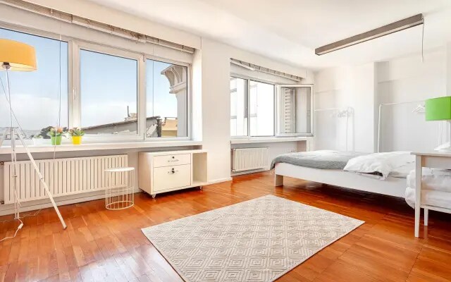 Апартаменты Spacious 3-Bedroom with Galata Tower & Bosphorus View
