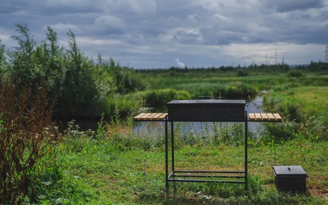 House by the river 10