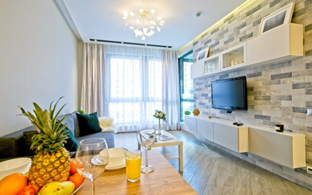 Апартаменты с Балконом Elite Apartments