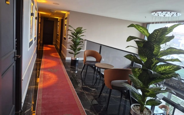 Asgard Hotel