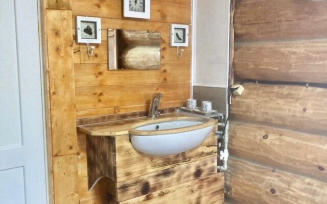 Kinglet Guest House