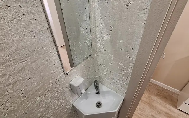 Квартира студия, 12м2,  1\6 эт., Актру