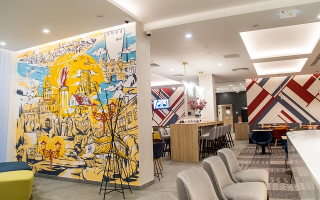 Отель Hampton by Hilton Brest