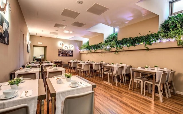 Al Manthia Hotel