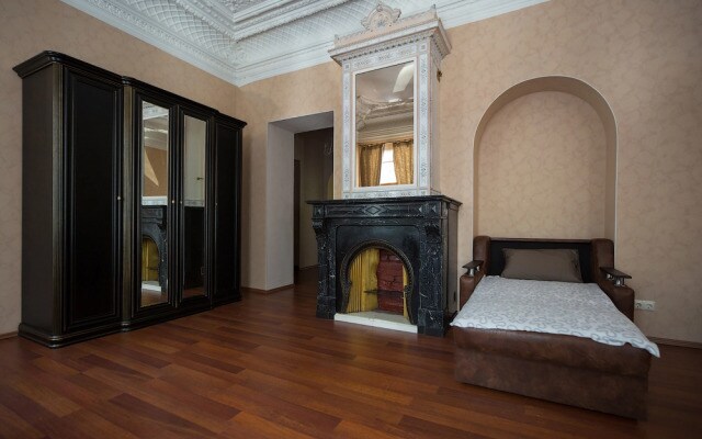 BM 13 Apartments