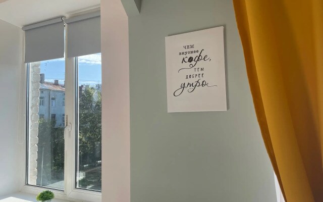 Апартаменты J&N Apartments Трёхместная студия с балконом в центре города Московский 16