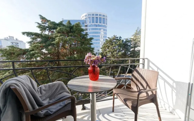 Апартаменты Red Apartments Покровский Парк Туя