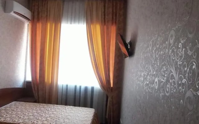 Отель Elena
