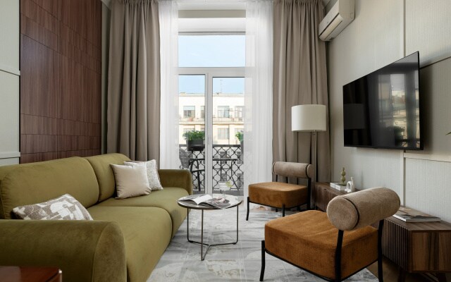Квартира GM Apartments Видовая Трехкомнатная с Эркерным Балконом