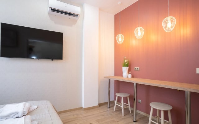 Апартаменты Red Apartments Арт Лайт Малфатти