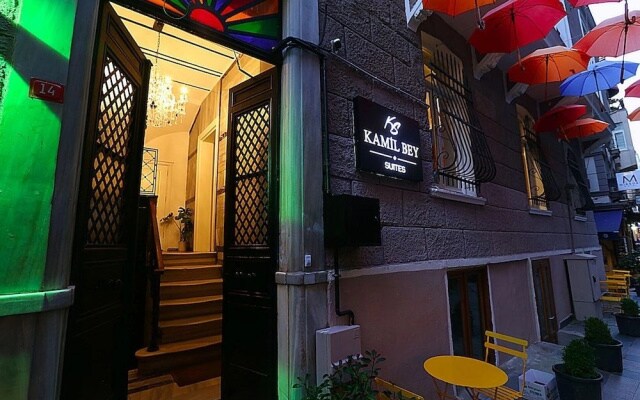 Отель Kamil Bey Suites