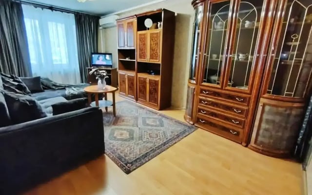 Квартира GoldApart Мантулинская 2