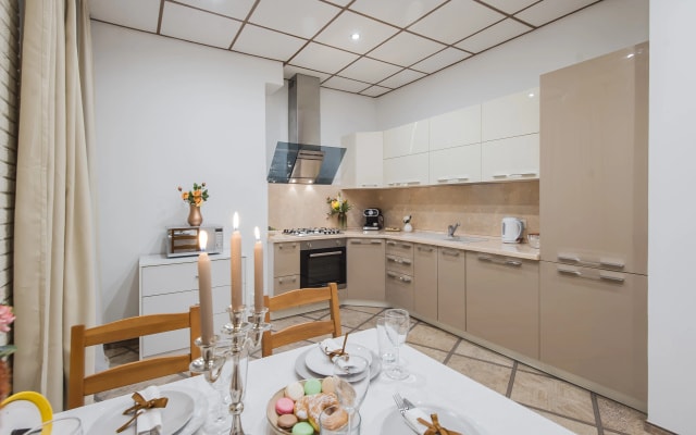 Квартира GM Apartments Четырехкомнатная  у Кремля и Красной Площади